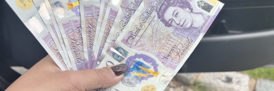 👑Mean Queen Yaz👑 FINDOM's banner