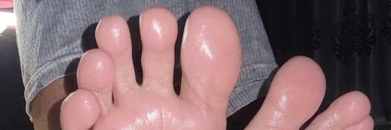 AniyaFeet's banner