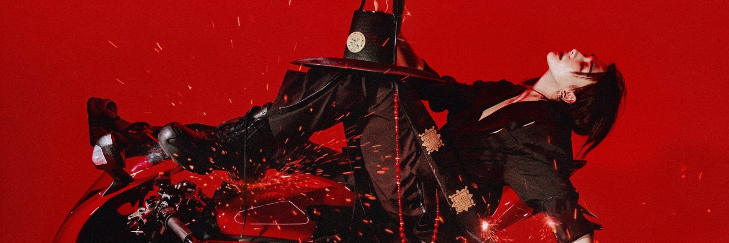 ᝰ.'s banner
