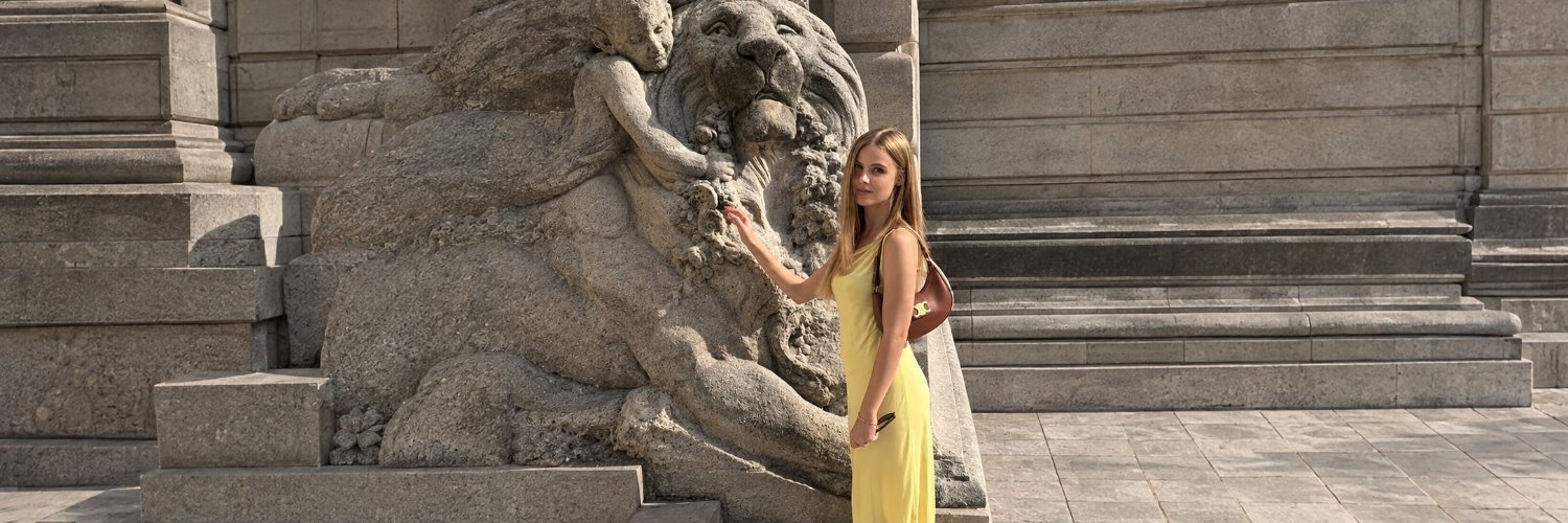 Nova Rose's banner