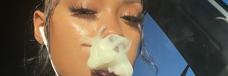 Layla 🍃🤤's banner