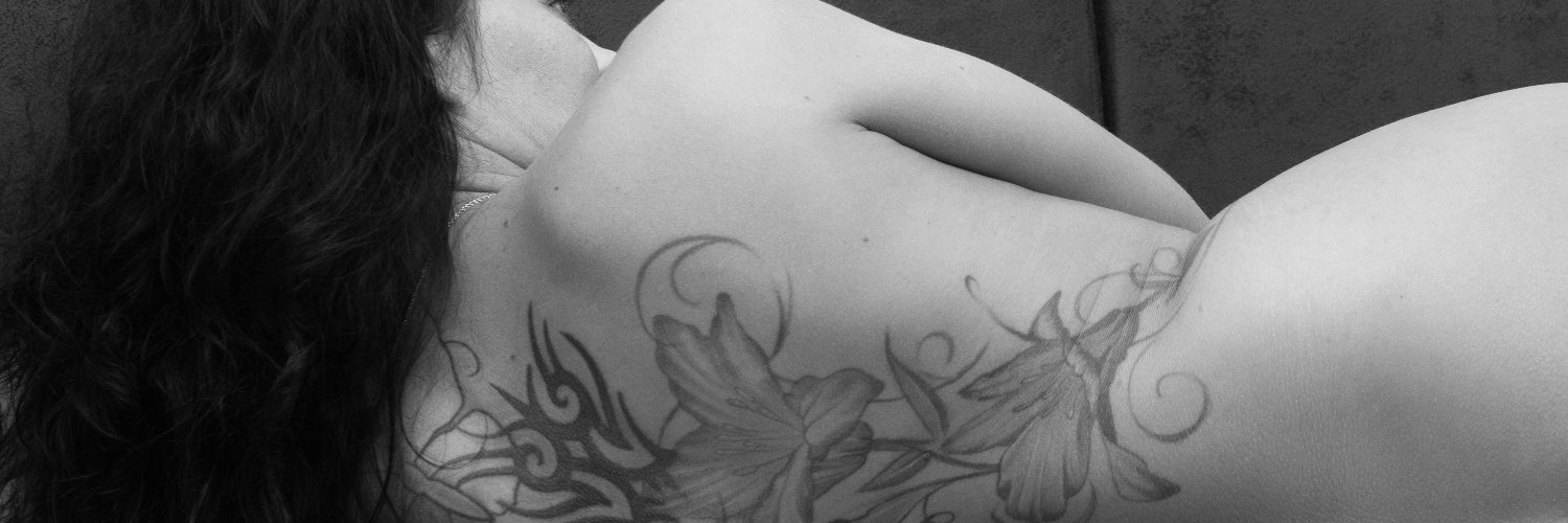 Vivien Henze-Meyer's banner