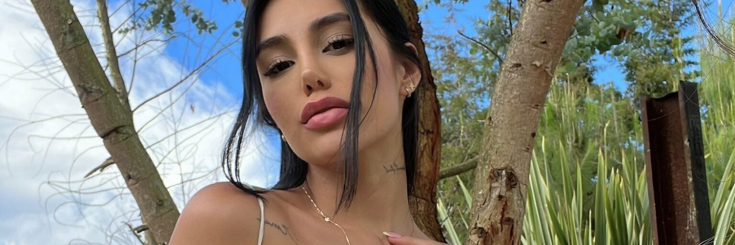 Larissa Farias's banner
