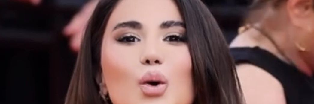مجتمع الفنانات والمشاهير's banner