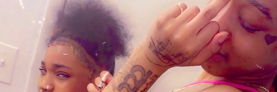 Nova woava🍑's banner