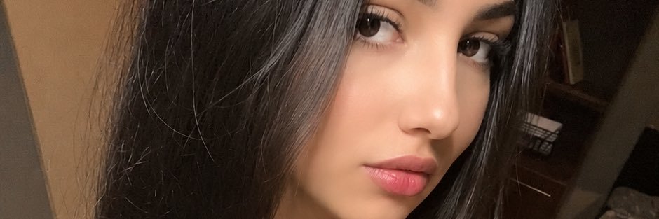 Amanda Blonde's banner