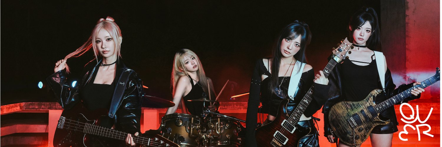 QWER JAPAN OFFICIAL's banner