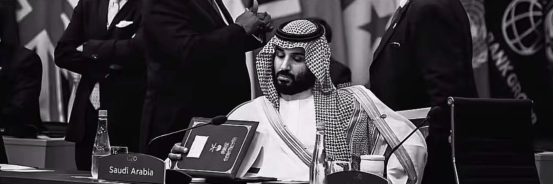 بنت نوفمبر's banner