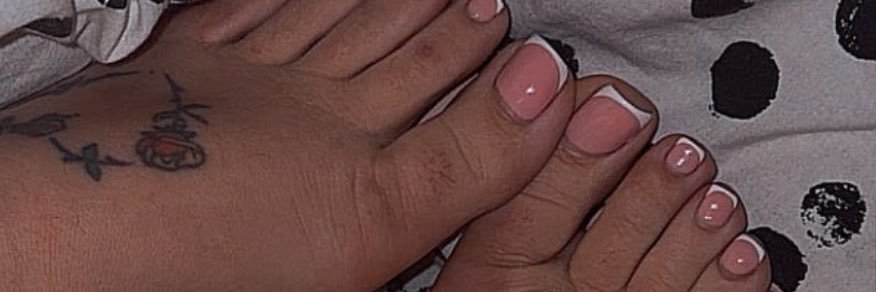 Valentina 👣's banner