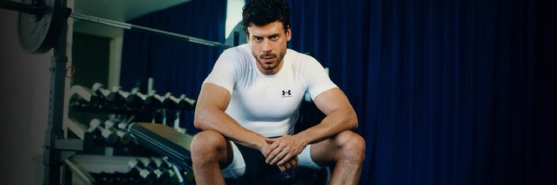François Arnaud Source's banner