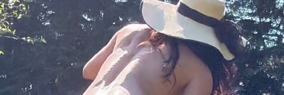 Honey Suckle's banner