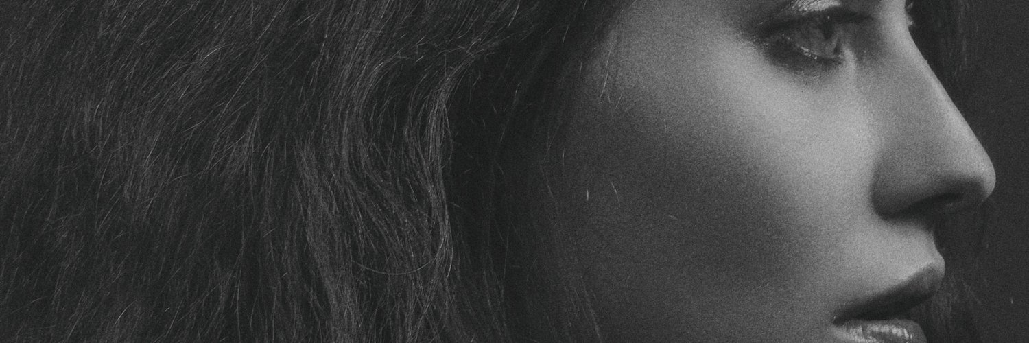 ڦــڸــﯡب ۛ ּهــٰا̍ئــمۘــة's banner