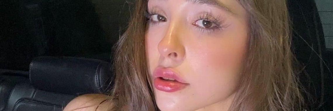 Stephie Moon 🌙's banner