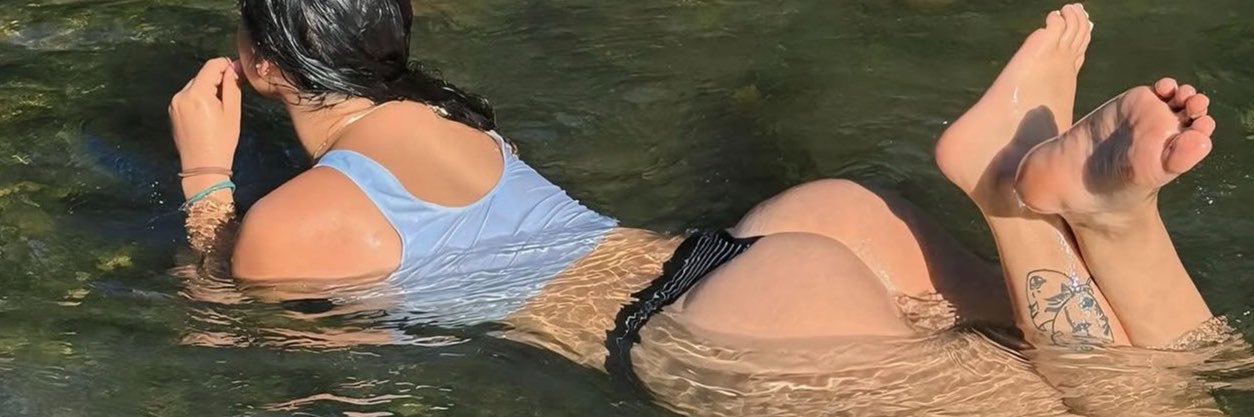 Laura Núñez's banner