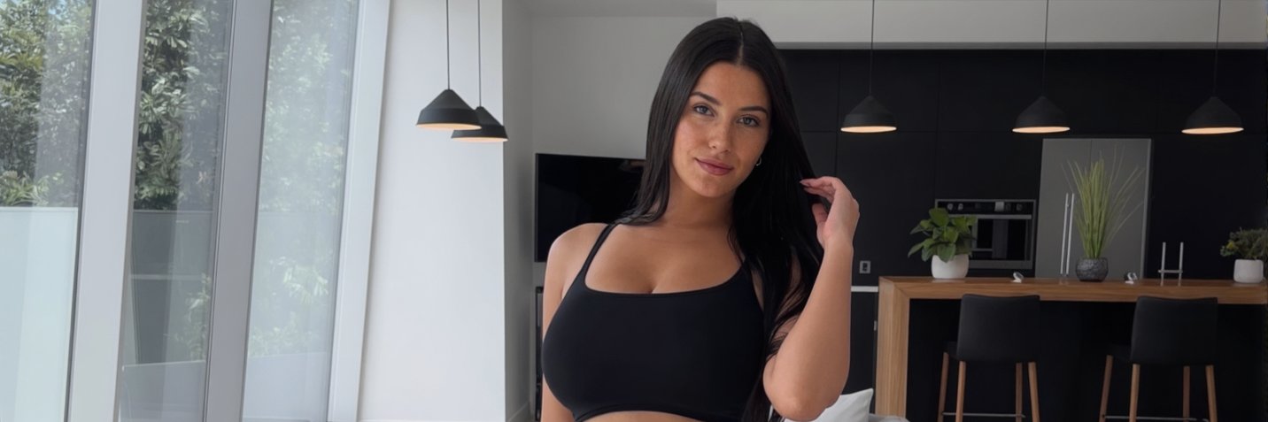 Chloe Veyne's banner