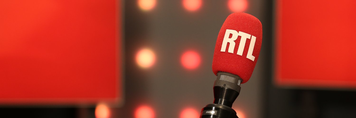 Les Grosses Têtes's banner