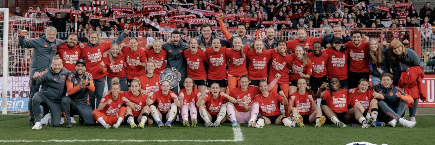 FC Bayern Frauen's banner
