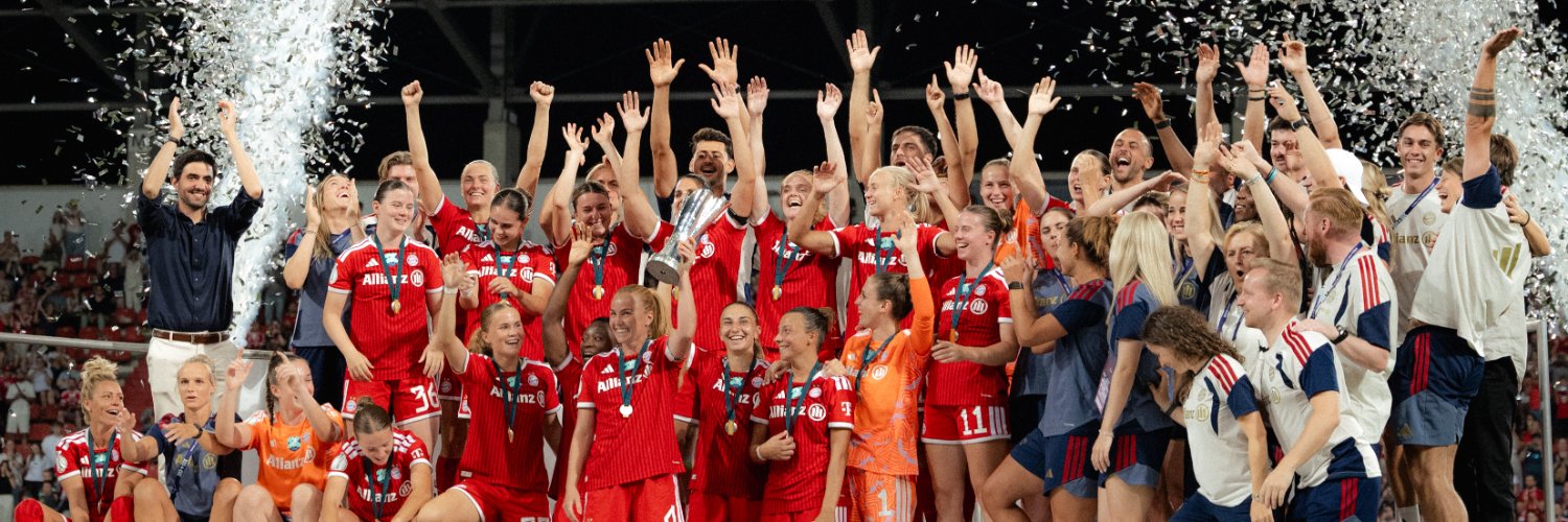 FC Bayern Frauen's banner