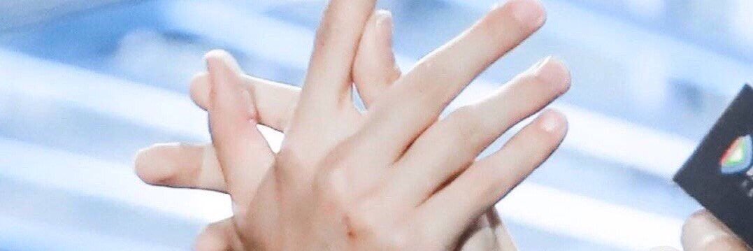 โจวต๋าป๋าวาฬต่ายจ้านมุป๋อ 🐈🐳🐰🐷's banner