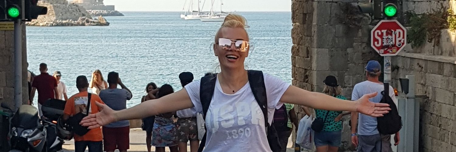 Arzu Özer's banner