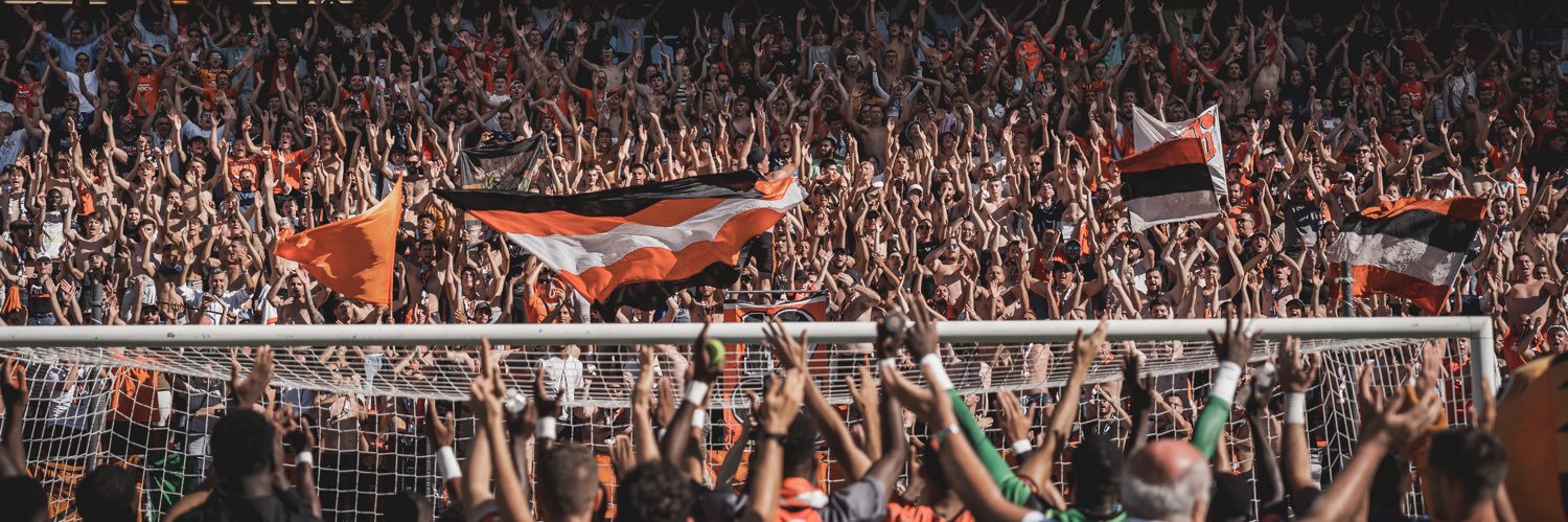 Merlus Ultras 1995 - Kop Sud FC Lorient 1926's banner