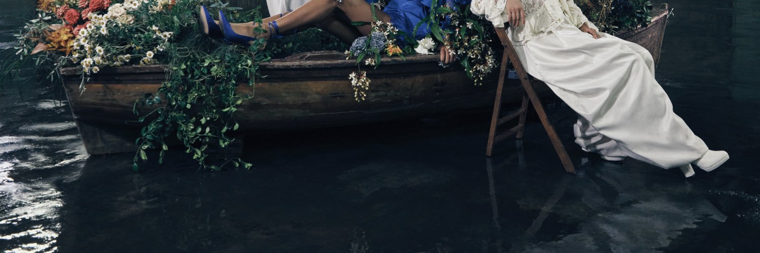 女王蜂 公式's banner