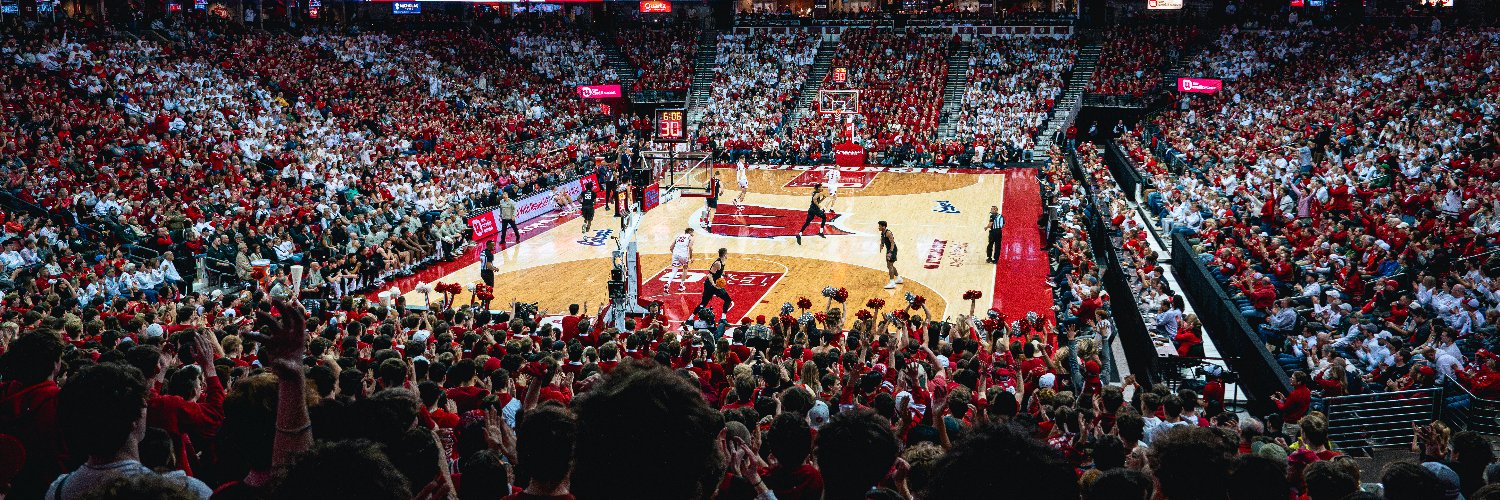 Wisconsin Basketball's banner