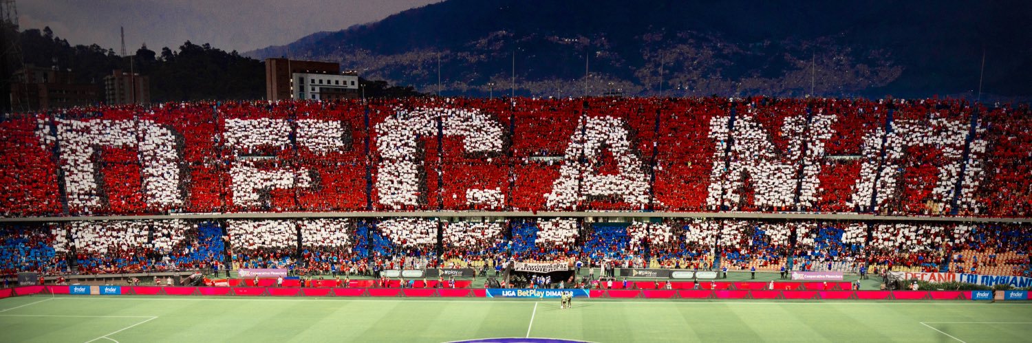La Del Centenario's banner