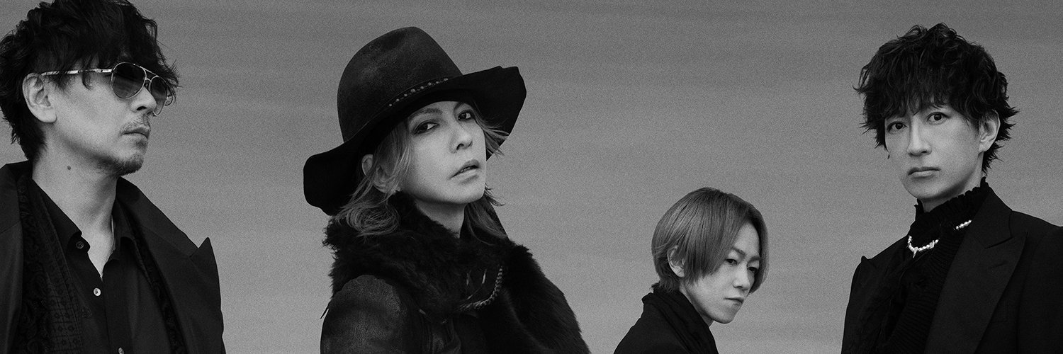 L'Arc-en-Ciel's banner