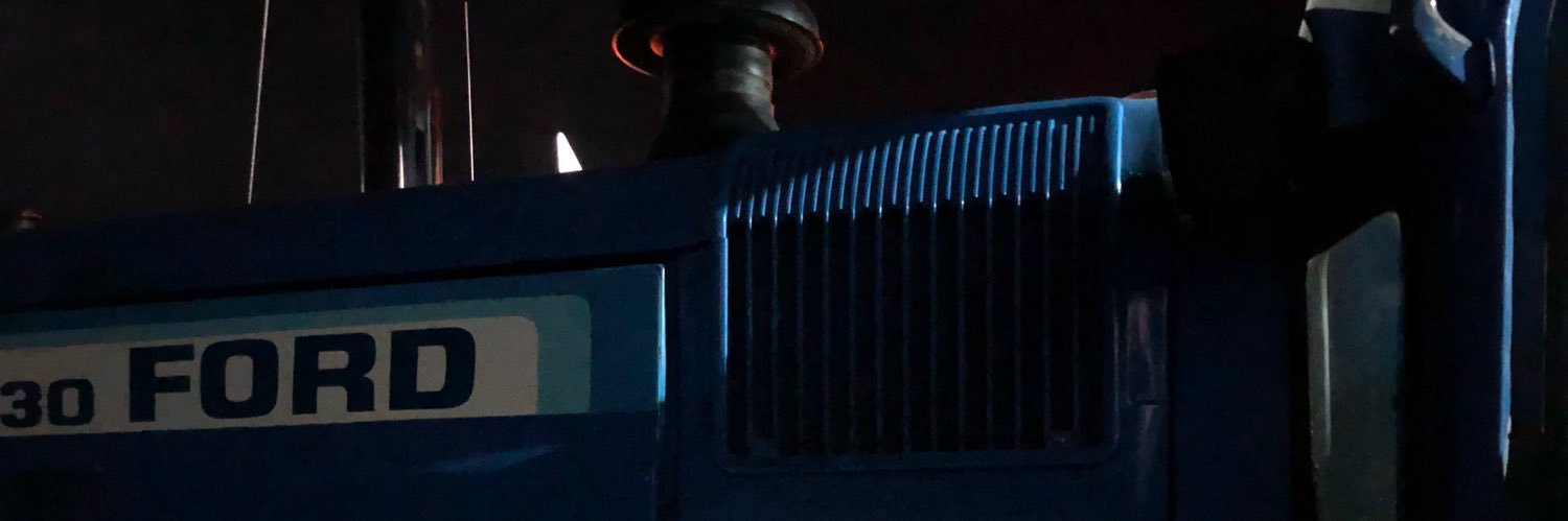 M O I B E N S H I R E's banner