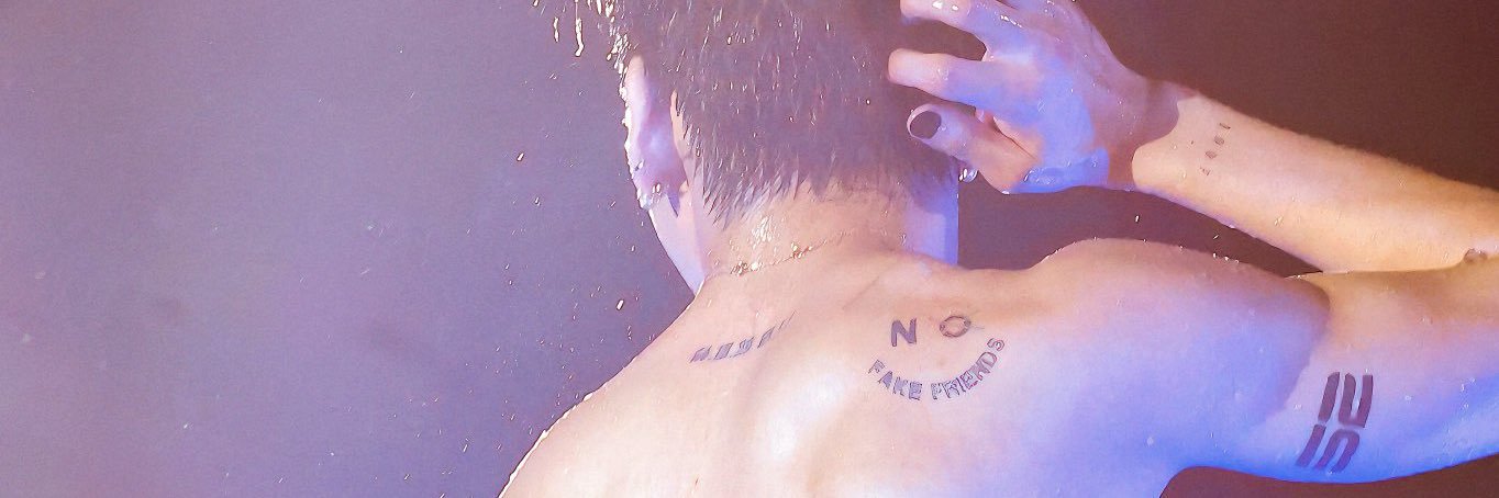AofBam ∋∈ 𝙃𝙊𝙈𝙀𝙏𝙊𝙒𝙉's banner