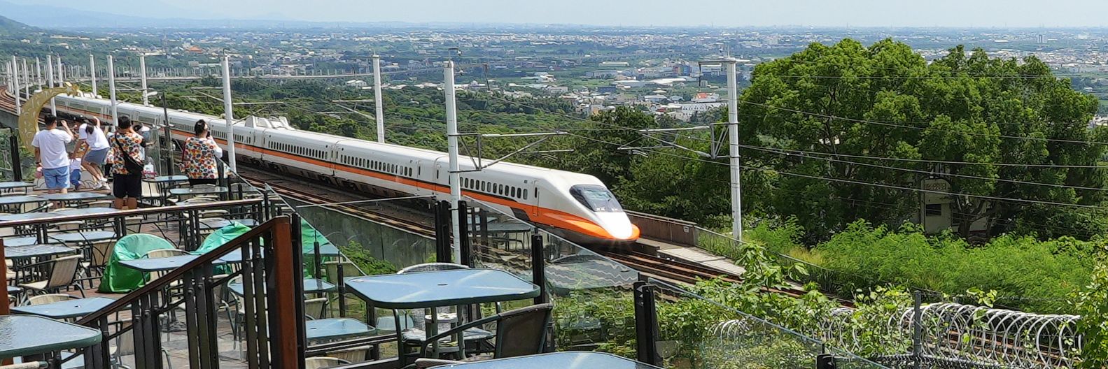 丸窓電車's banner