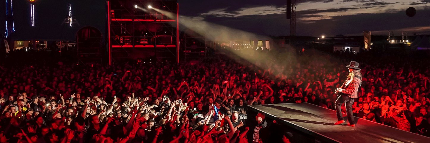Daron Malakian's banner