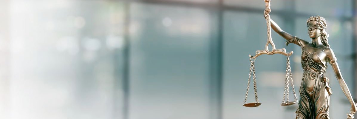 Mónica Velásquez's banner