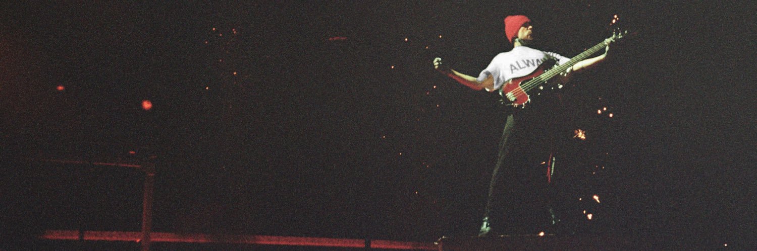 em |-/ 🎱's banner