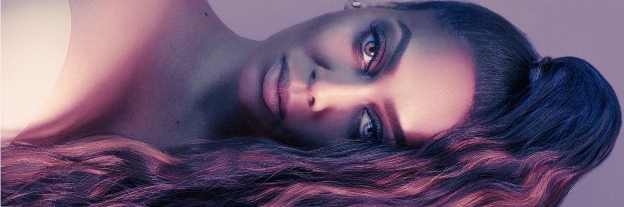 LA LA's banner