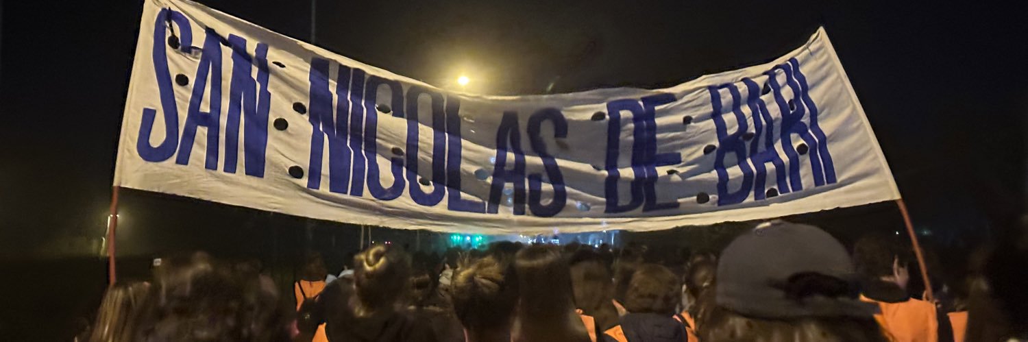 T's banner