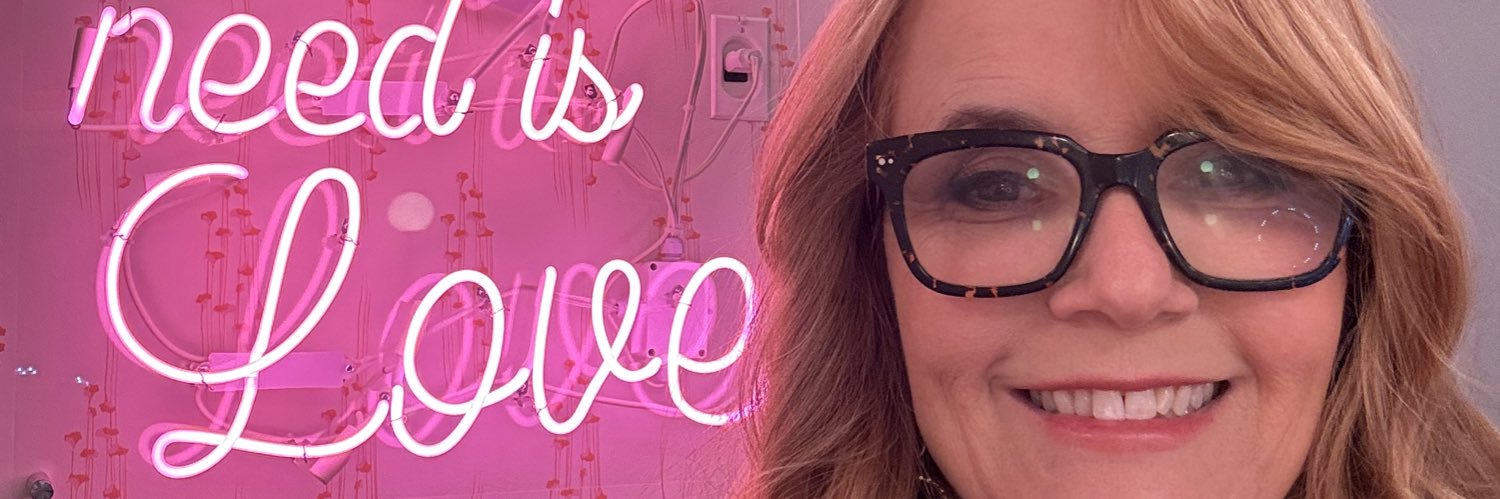 Lea Thompson's banner