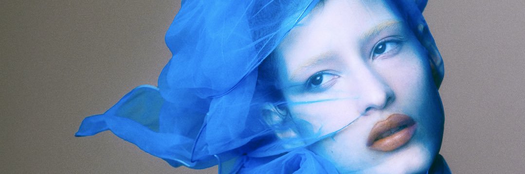 ELLE Brasil's banner