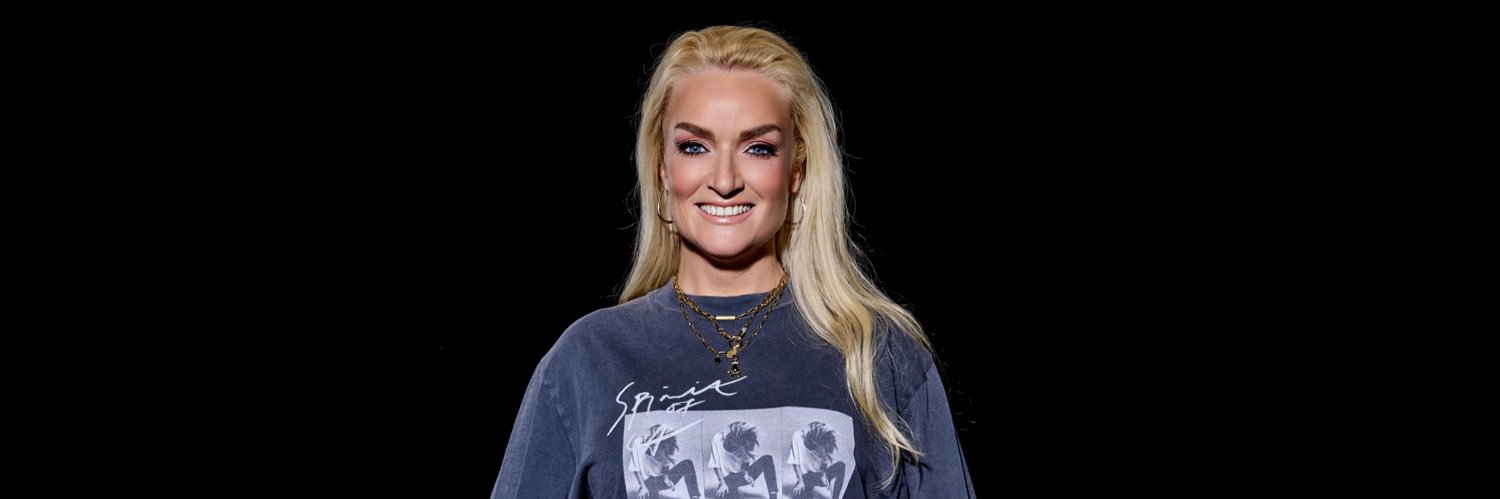 Samantha Steenwijk's banner
