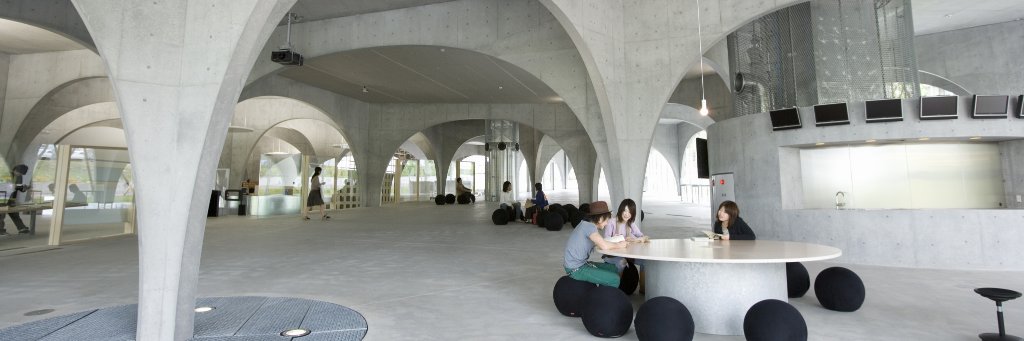 多摩美術大学/ Tama Art University's banner