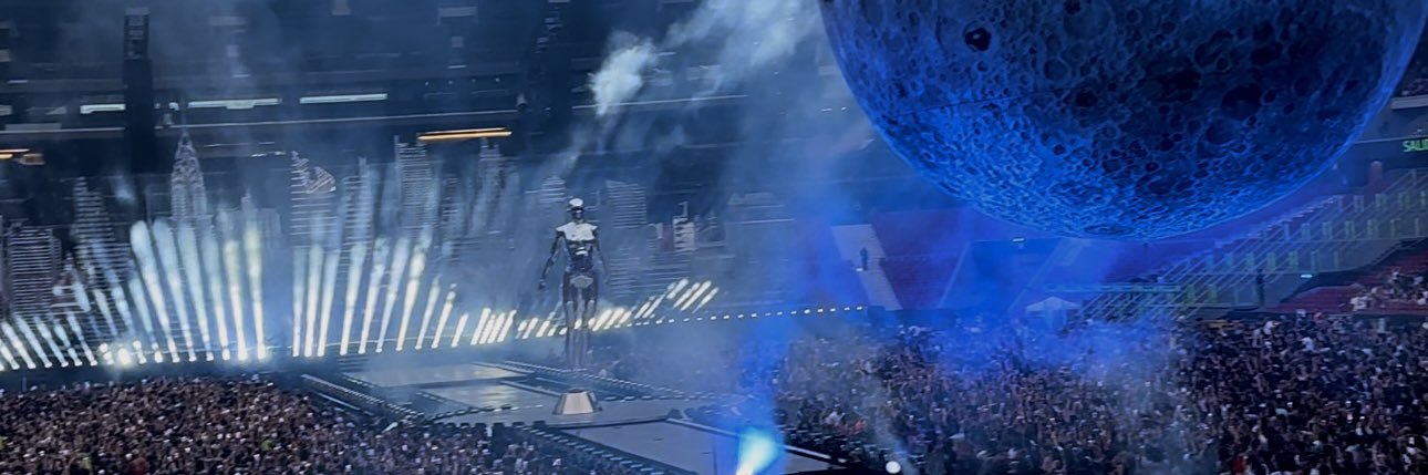V A N E S S A✨'s banner