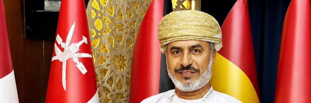 خليفة الهنائي's banner