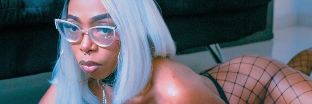 Linn Costello🔞🔥's banner