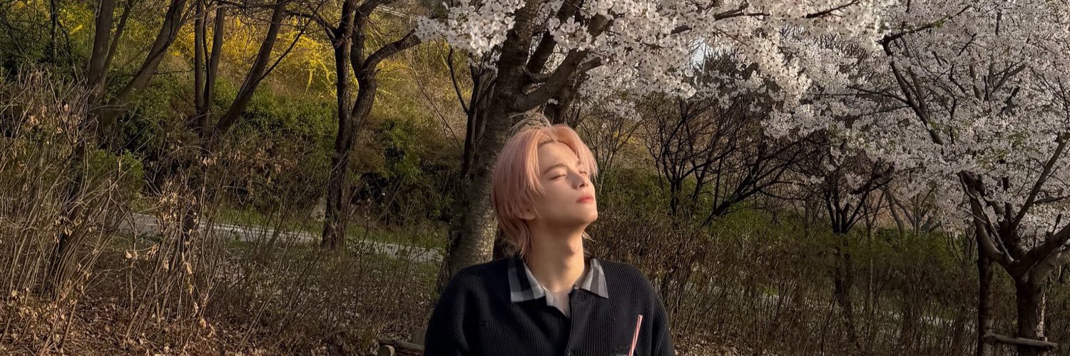 aiyah 🍓 MERCH BAN!!!'s banner