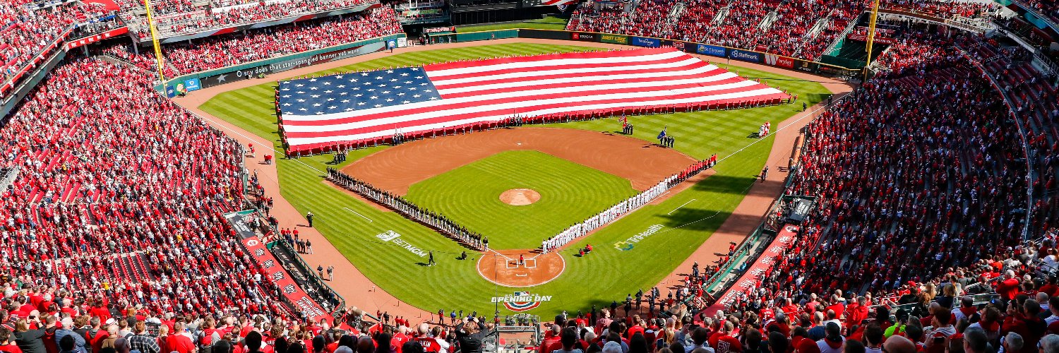 Rojos de Cincinnati's banner