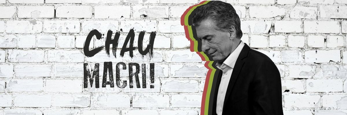 Resistiendo con Aguante's banner