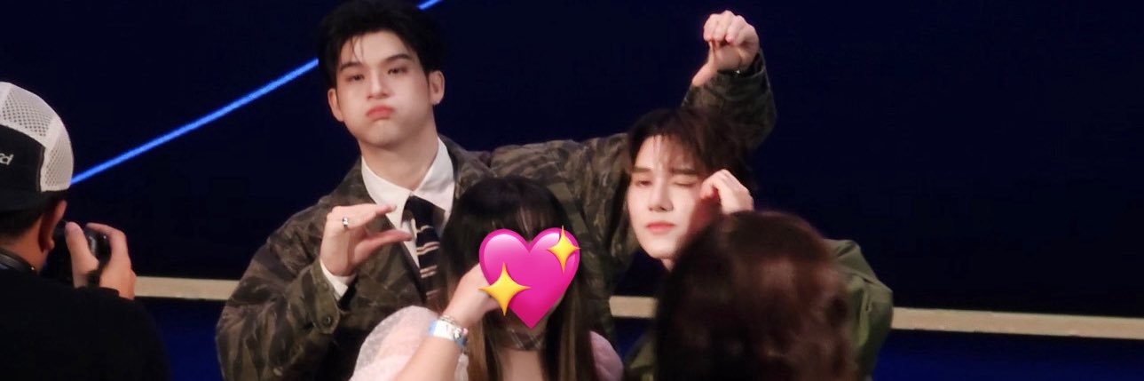 ลีคะนิ้ง🐈's banner