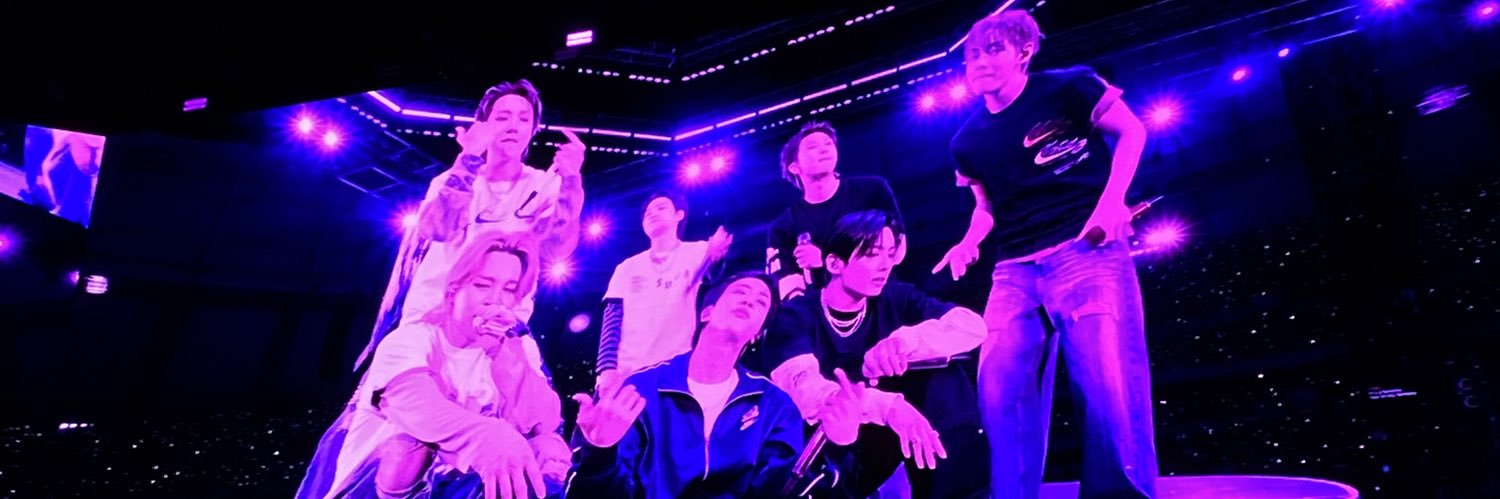 ell⁷ 𓍯 saw bts's banner