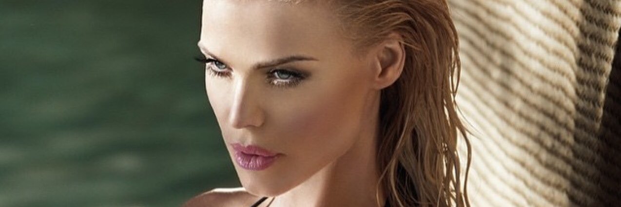 victoria silvstedt's banner